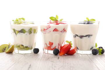 yogurt with fruit