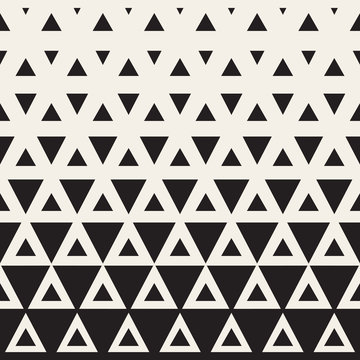 Vector Seamless Black and White Triangle Halftone Pattern