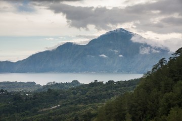 Fototapeta premium Wakacje na Bali, Indonezja - wulkan Kintamani