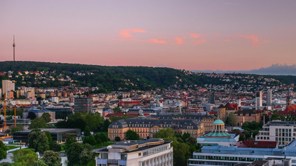 Fototapeta na wymiar Stuttgart in der Abenddämmerung