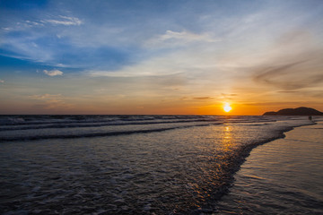 Fototapeta na wymiar Sunset and sea waves, Beautiful gold sunset on the sea. , Sea Su