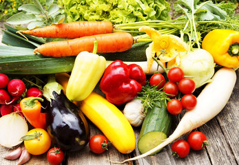 vegetables, Gemüse, Sommergemüse, Sommer, auf Brett, vegetarisch, vegan