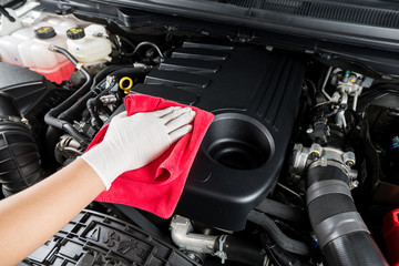 Car detailing series : Cleaning car engine