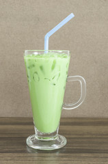Ice green tea with milk