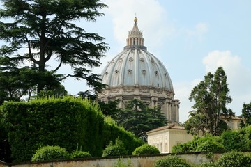 Fototapeta na wymiar Saint Peter's Basilica and square Rome, ITALY 