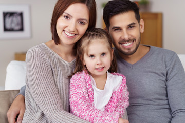 Fototapeta premium glückliche familie in der wohnung