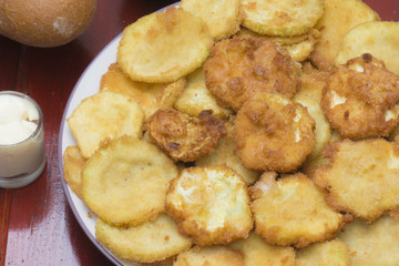 calabacin , rebozado y frito