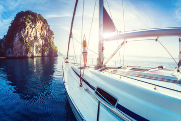 Fototapeta premium Lady on the yacht
