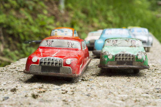 Miniature traffic, collection of antique toy cars