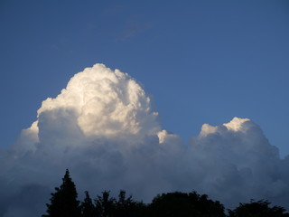 Wolkenformation Berg