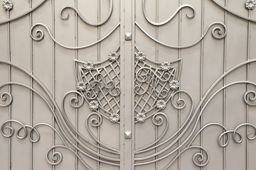 metal gate with forged