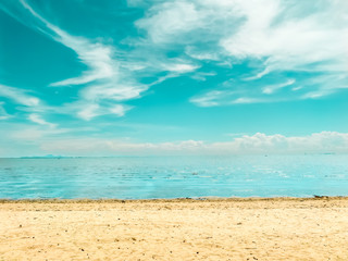 Fototapeta na wymiar clear beach and blue sky white cloud in summer