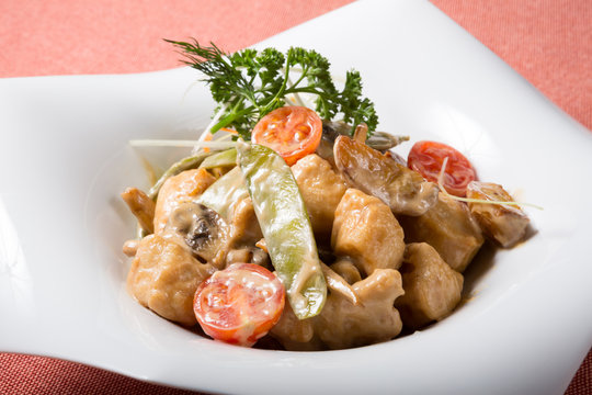 Meat stew dish