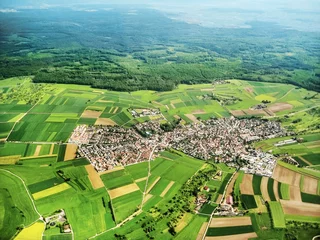 Fototapete Rund Luftbild des Dorfes © aldorado