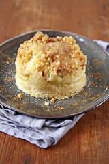 apple crumble muffin