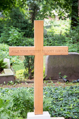 Holzkreuz mit Spruch
