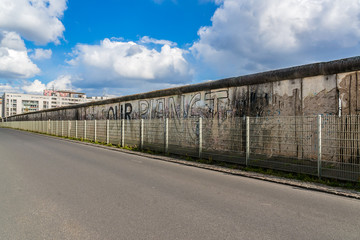 Fototapeta na wymiar Remains of Berlin Wall (Berliner Mauer) in Germany. 