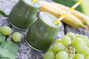 Healthy detox green smoothie