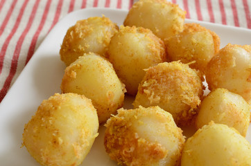 カレー味のポテトフライ