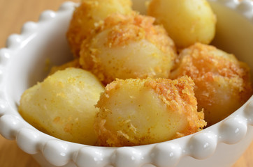 カレー味のポテトフライ