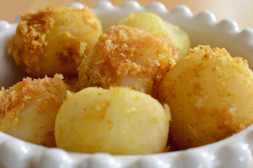 カレー味のポテトフライ