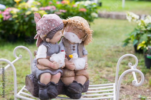 Statuette innamorati