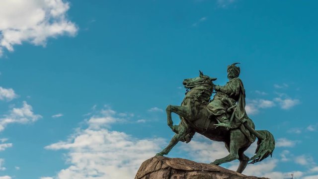 Bohdan Khmelnytsky Statue, Ukrainian Hetman. Monument in the center of Kiev, Ukraine. Time Lapse view