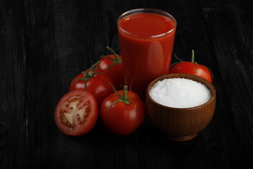 tomato juice and tomatos