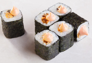 roll maki sushi mussels isolated