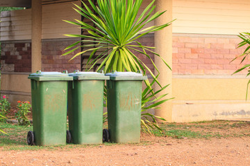 Naklejka premium recycle bins in park