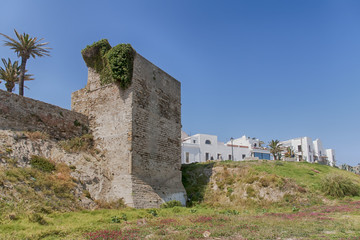 Obraz premium Antigua muralla árabe de la ciudad de Tarifa, Cádiz