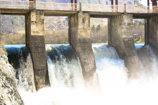 Chemal Hydroelectric Power Station
