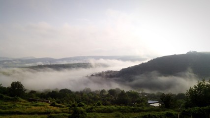 утренний туман в горах
