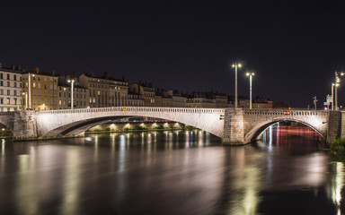 Lyon la nuit.