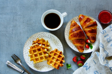 Breakfast with croissants