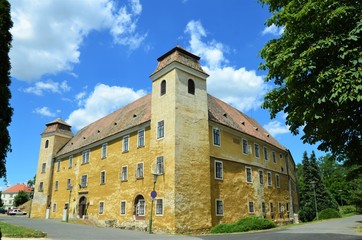 Fototapeta na wymiar L'université & château de Mosonmagyaróvár, Hongrie