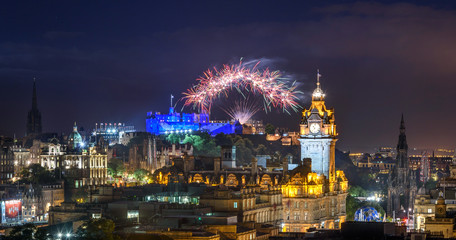 Obraz premium Edinburgh Fringe and International festival fireworks,Scotland UK