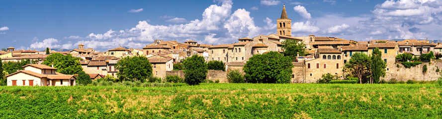 Fototapeta na wymiar Bevagna (Umbria) high definition panoramic