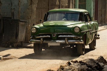 Obraz na płótnie Canvas Auto d'epoca a L'Havana,Cuba.