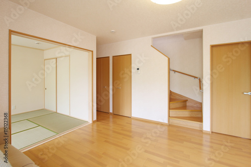 住宅 1階 Ldk 奥が和室 シンプル家具なし施工例 Wall Mural Oka