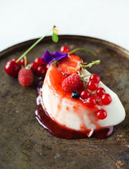 panna cotta with berries