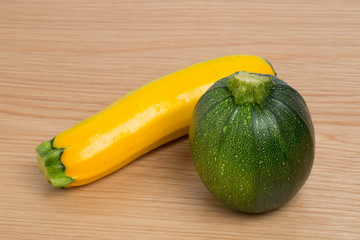 ズッキーニと丸ズッキーニ