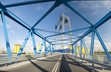 Fabryka platform do morskich elektrowni wiatrowych,,Szczcecin,Polska     © Mike Mareen