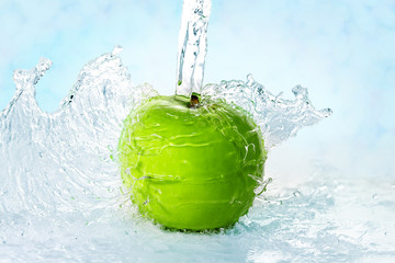 apple and water