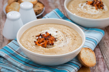 vegetable cream soup with caramelized carrots