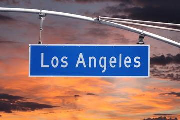 Obraz premium Los Angeles Street Sign with Sunrise Sky