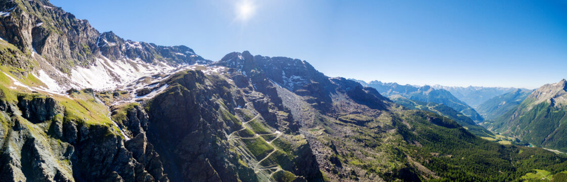 Valmalenco (IT) - Vista aerea panoramica dell'Alpe Entova verso lo Scerscen - 2016