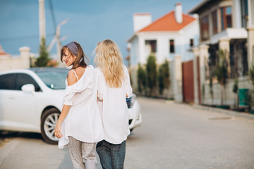 Fototapeta premium girls in car