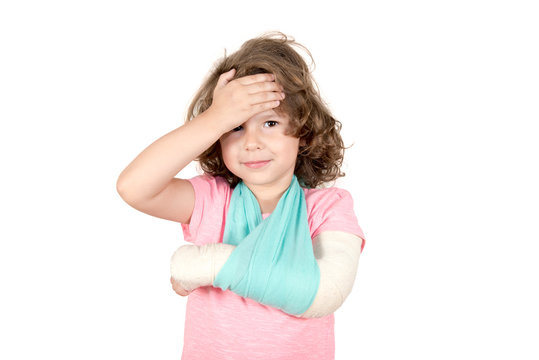 Little child with broken hand