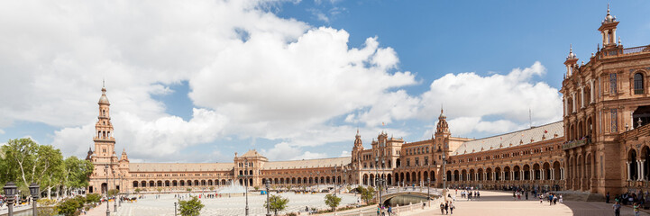 Obraz premium Panoramic view of Plaza de Espana, expo pavillon of Sevilla, Spain